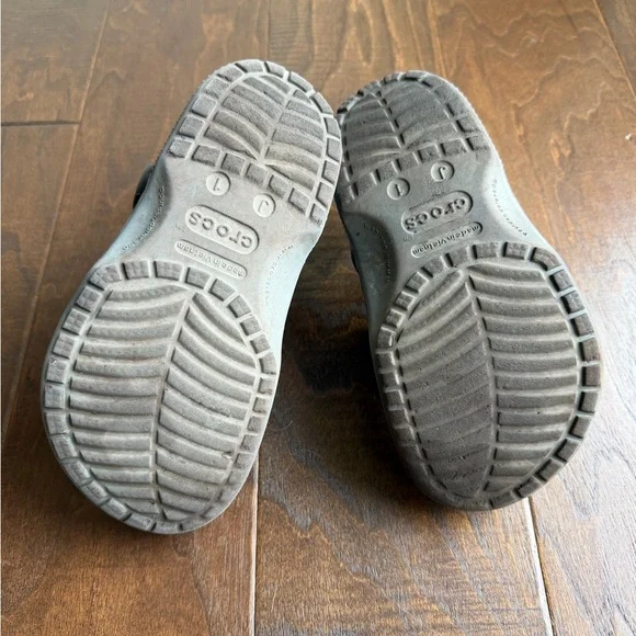 Kids Camouflage Slip-On Crocs - Picture 4 of 5